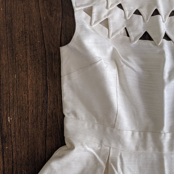 [Forever 21] 🤍Cocktail Dress - Picture 4 of 10